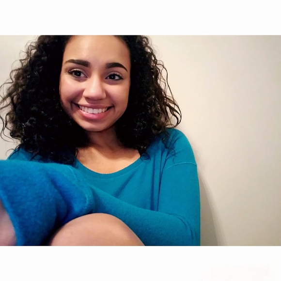 Meet your Posher, Danielle - Picture 1 of 1